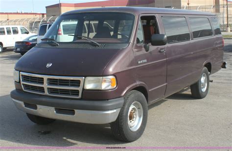 Dodge Van 1994 photo