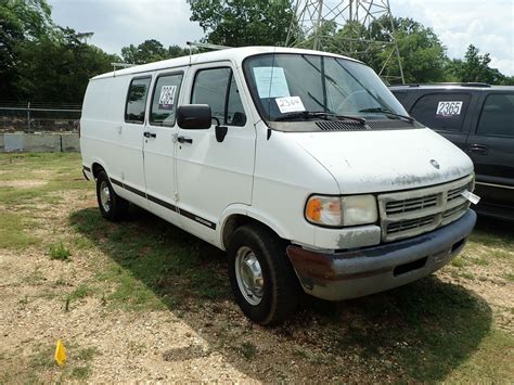 Dodge Van 1996 photo