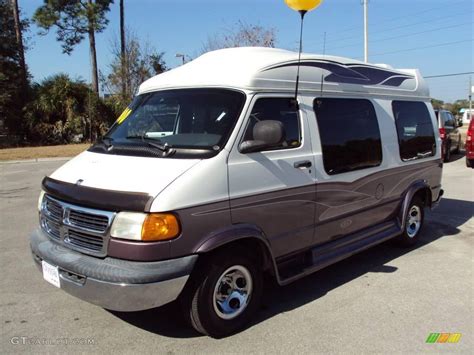 Dodge Van 1999 photo