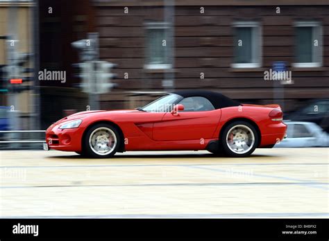 Dodge Viper 2003 photo