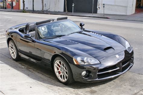 Dodge Viper 2004 photo