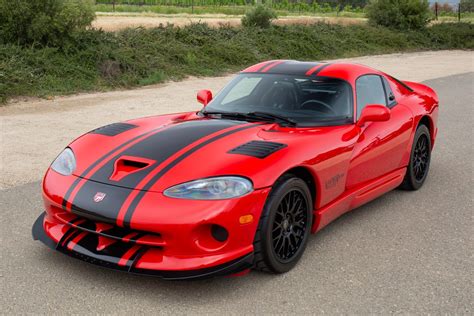 photo of Dodge Viper gts car production