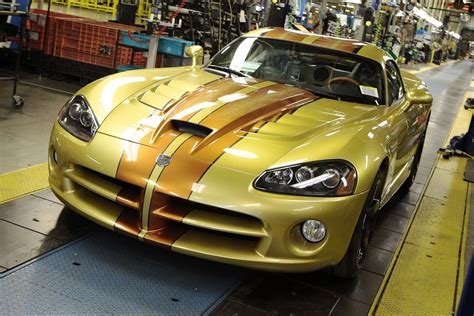 photo of Dodge Viper car production