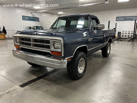 Dodge W100 1988 photo