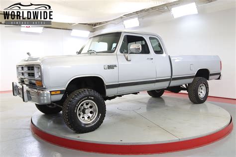 Dodge W150 1990 photo