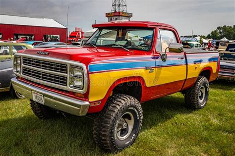 Dodge W150 photo