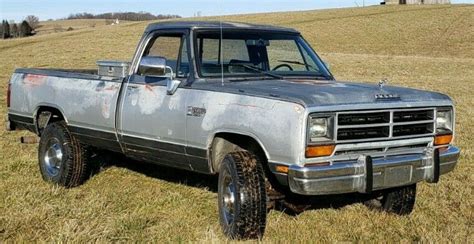 Dodge W250 1990 photo