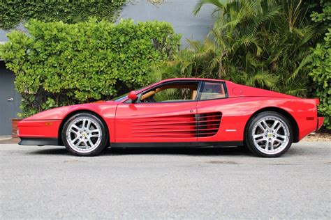 Ferrari Testarossa 1990 photo