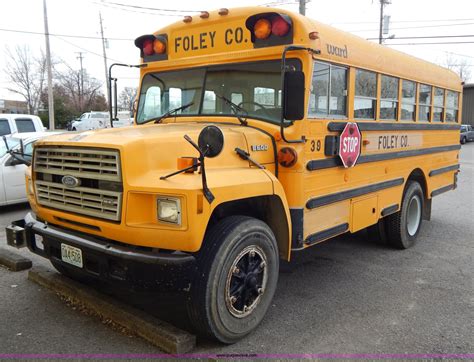 Ford B600 1989 photo