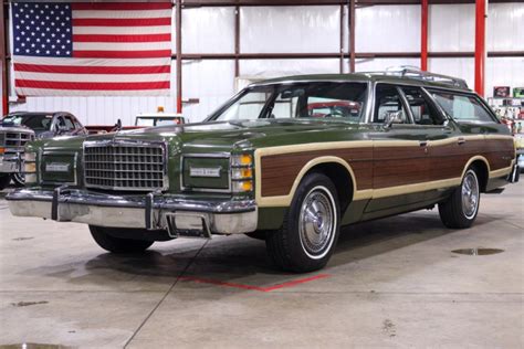 Ford Country squire 1975 photo