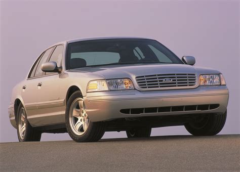 Ford Crown victoria 2002 photo