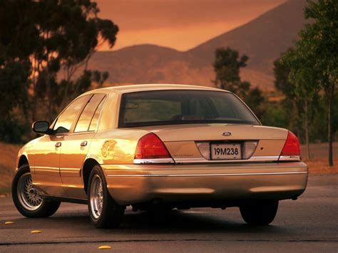 Ford Crown victoria