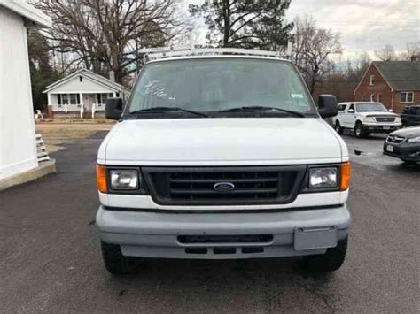 Ford E-250 2006 photo