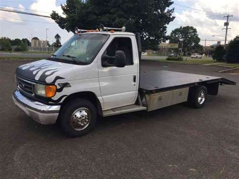 Ford E-450 2003 photo