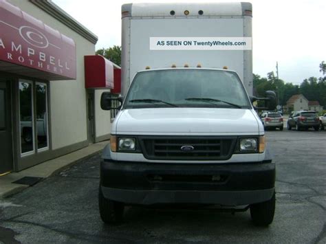 Ford E-550 2002 photo