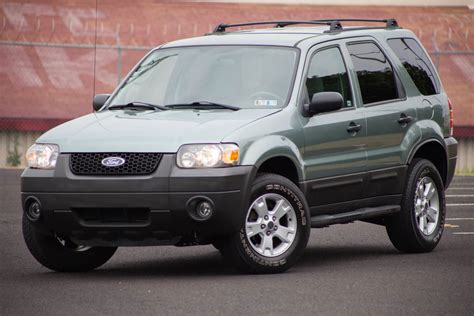 Ford Escape 2005 photo