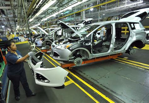 photo of Ford Escape car production