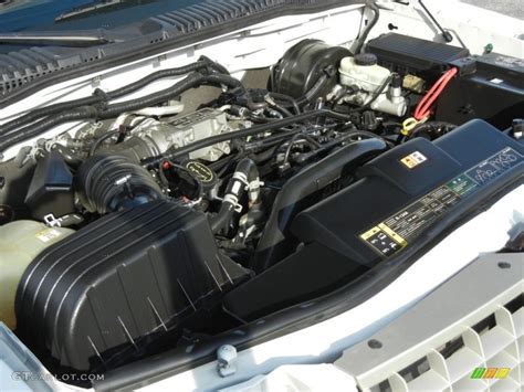 Ford Explorer 2004 engine