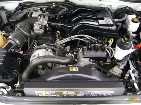 Ford Explorer 2005 engine