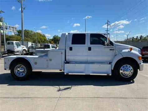 Ford F-750 2011 photo