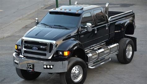 Ford F-750 photo