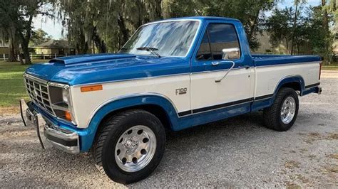 Ford F100 1983 photo