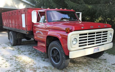 Ford F600 photo