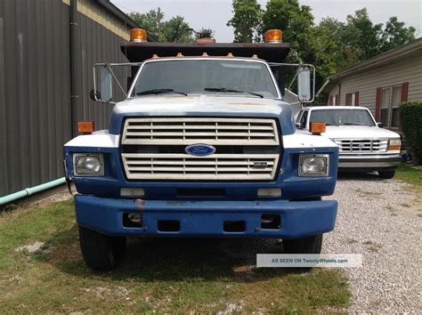 Ford F700 1988 photo