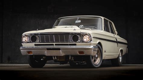 Ford Fairlane photo