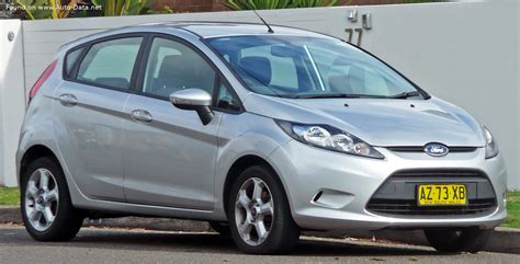 Ford Fiesta 2011 photo