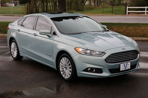 Ford Fusion hybrid 2014 photo