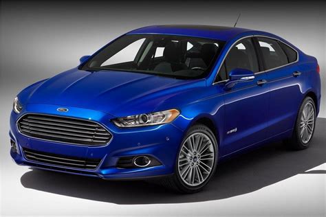 photo of Ford Fusion hybrid car production