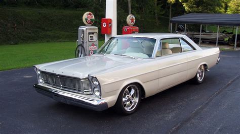 Ford Galaxie photo