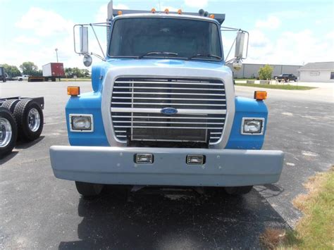 Ford L9000 photo