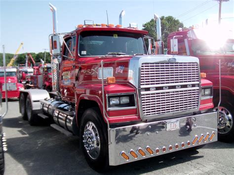 photo of Ford Lt9000 car production