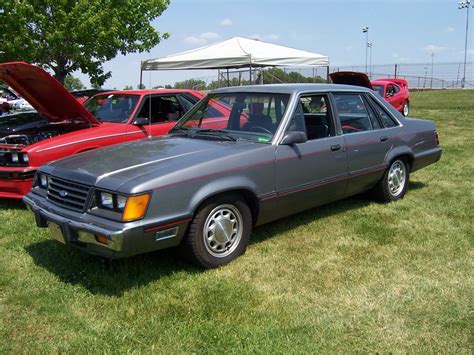 Ford Ltd ii 1985 photo