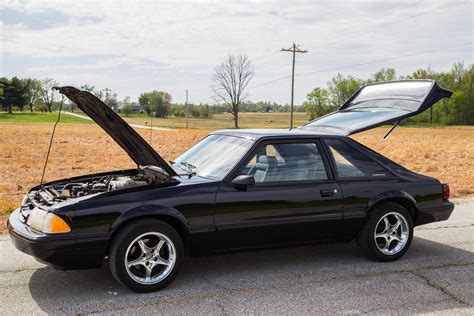 Ford Mustang 1990 photo