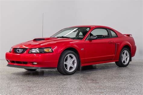 Ford Mustang 2001 photo