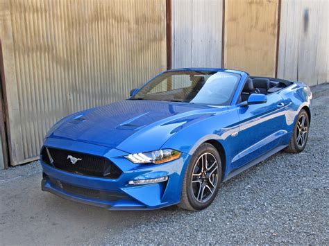 photo of Ford Mustang convertible car production