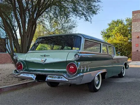 photo of Ford Ranch wagon car production