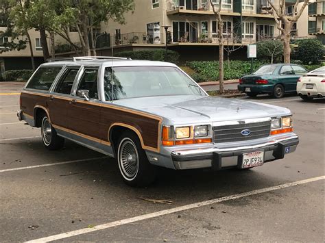 Ford Squire 1989 photo