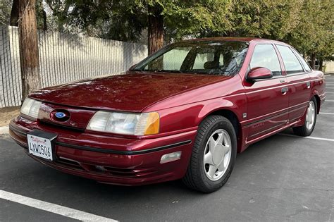 Ford Taurus sho 1991 photo