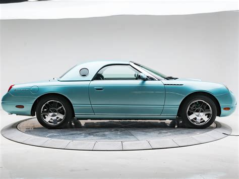 Ford Thunderbird 2002 photo