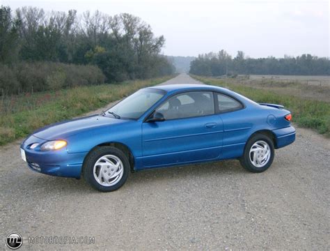 Ford Zx2 (escort) 2001 photo