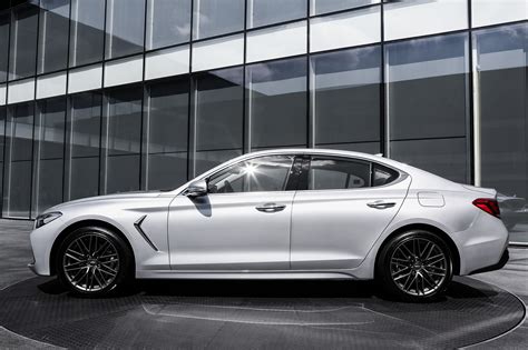 Genesis G70 2019 photo