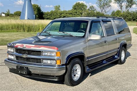 Gmc C1500 suburban 1999 photo