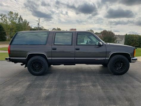 Gmc C2500 suburban 1993 photo