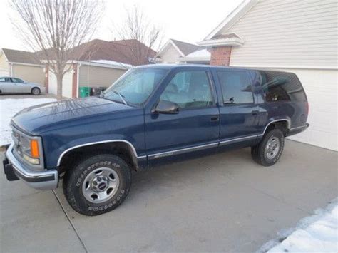 Gmc C2500 suburban 1997 photo