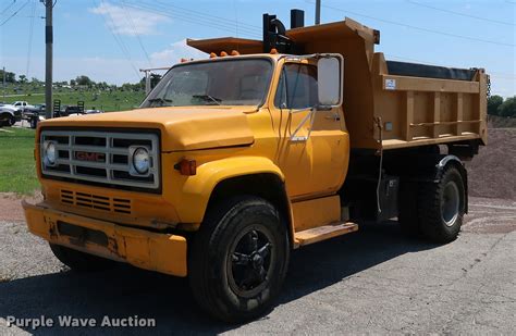 Gmc Dump truck 1988 photo