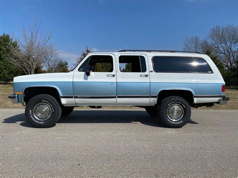 Gmc Suburban 1991 photo